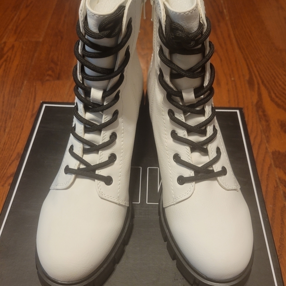 Mia Combat Boots Size‎ 10M